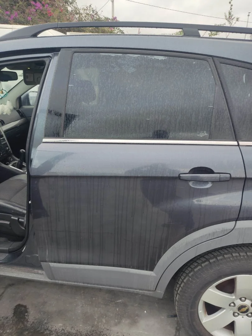 Foto de PUERTA TRASERA IZQUIERDA CHEVROLET CAPTIVA 2.0 Diesel CAT (126 CV / 93 KW) referencia 94543752