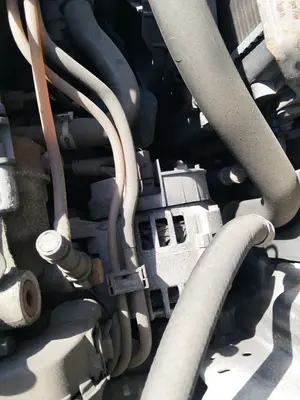 Foto de ALTERNADOR RENAULT KANGOO I (F/KC0) 1.9 dCi Diesel CAT (84 CV / 62 KW)