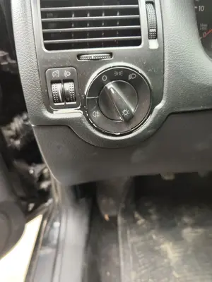 Foto de MANDO LUCES VOLKSWAGEN BORA BERLINA (1J2)(1998) 1.9 TDI (110 CV / 81 KW)