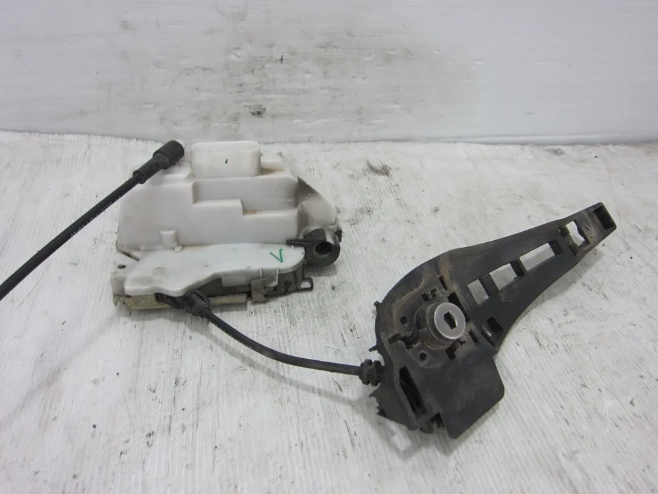 Foto de CERRADURA PUERTA DELANTERA IZQUIERDA CITROEN C2 1.4 (73 CV / 54 KW)