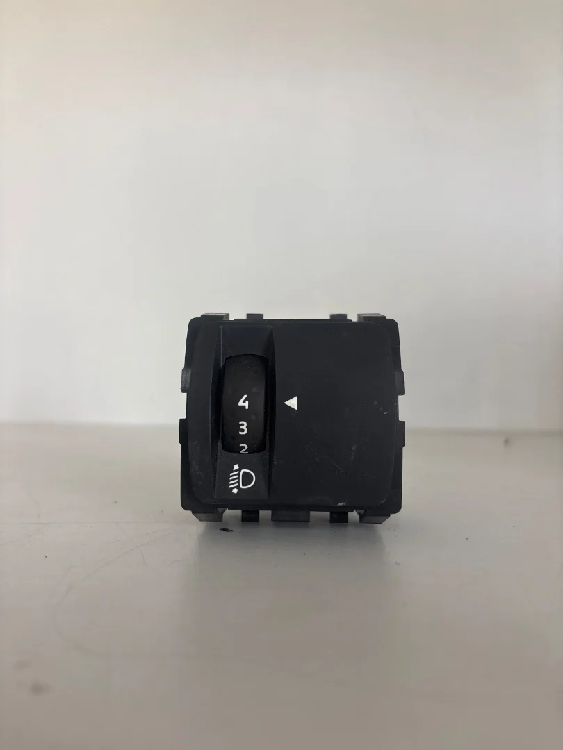 Foto de MANDO LUCES RENAULT TWINGO III 1.0 SCe (71 CV / 52 KW) referencia 251901758R