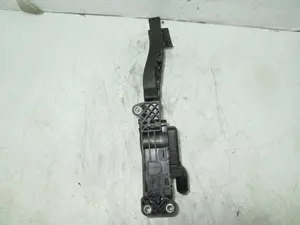 Foto de PEDAL ACELERADOR FORD FOCUS II (1.6 (90 CV / 66 KW) diesel) referencia 4M519F836BK foto 3