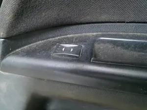Foto de MANDO ELEVALUNAS TRASERO DERECHO FORD MONDEO BERLINA (GE) 2.0 16V DI TD CAT (116 CV / 85 KW) referencia 1S7T14529AB