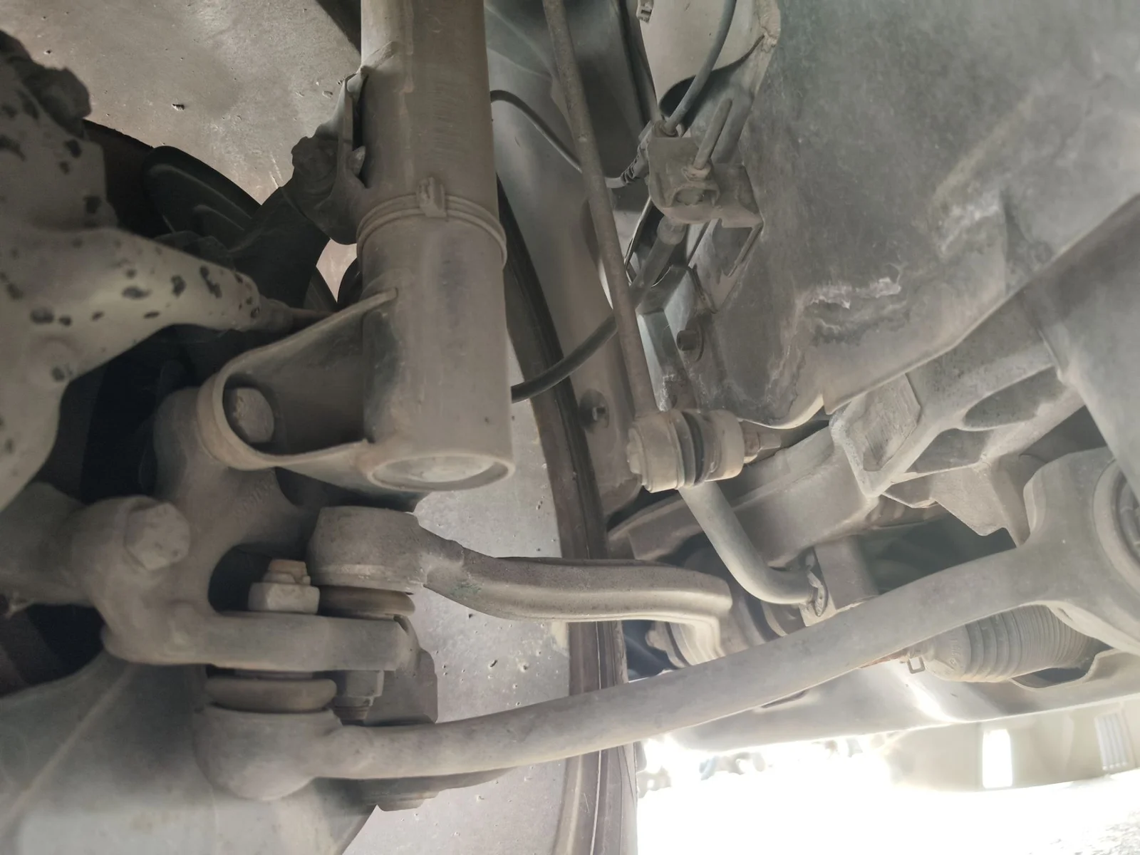 Foto de BRAZO SUSPENSION DELANTERO IZQUIERDO MERCEDES-BENZ CLASE C (BM 203) BERLINA 3.0 CDI CAT (224 CV / 165 KW)