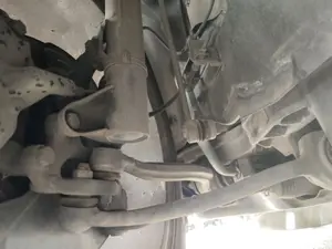 Foto de BRAZO SUSPENSION DELANTERO IZQUIERDO MERCEDES-BENZ CLASE C (BM 203) BERLINA 3.0 CDI CAT (224 CV / 165 KW)