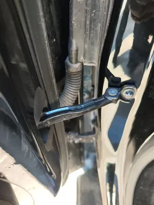Foto de RETENEDOR PUERTA JAGUAR XE 2.0  Turbo CAT (200 CV / 147 KW) referencia GX6327200AA