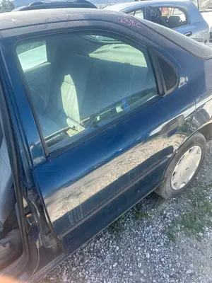 Foto de PUERTA TRASERA IZQUIERDA FORD FOCUS C-MAX (CAP)(2003) 1.6 TDCi CAT (109 CV / 80 KW) referencia 1496877