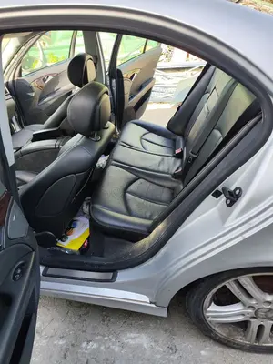 Foto de GOMAS CONTORNO PUERTA MERCEDES-BENZ CLASE E (BM 211) BERLINA 3.0 CDI CAT (190 CV / 140 KW)