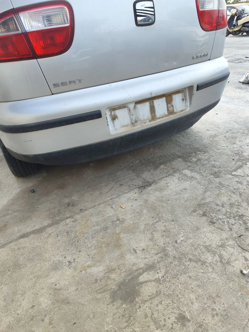 Foto de PARAGOLPES TRASERO SEAT LEON (1M1) 1.6 (101 CV / 74 KW)