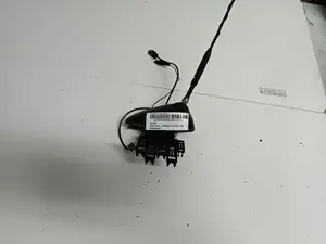 Foto de ANTENA BMW SERIE 1 BERLINA (E81/E87) 2.0 Turbodiesel CAT (143 CV / 105 KW) referencia 65206930350 foto 3