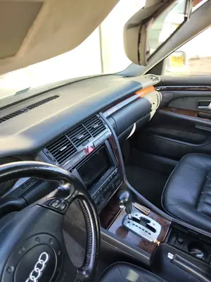 Foto de SALPICADERO AUDI A8 (D2) 4.2 V8 40V (310 CV / 228 KW) foto 2
