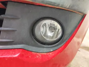 Foto de FARO ANTINIEBLA IZQUIERDO RENAULT CLIO III 1.5 dCi Diesel CAT (86 CV / 63 KW)