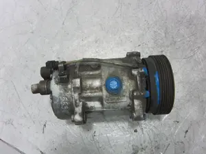 Foto de COMPRESOR AIRE ACONDICIONADO VOLKSWAGEN GOLF IV BERLINA (1J1)(10.1997) 1.9 TDI (110 CV / 81 KW) referencia 1J0820803A foto 4