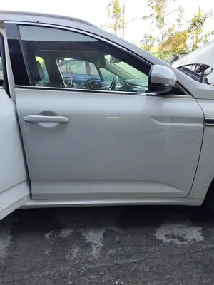 Foto de PUERTA DELANTERA DERECHA RENAULT TALISMAN SPORT TOURER 1.6 dCi Diesel FAP Energy (131 CV / 96 KW) referencia 801002599R