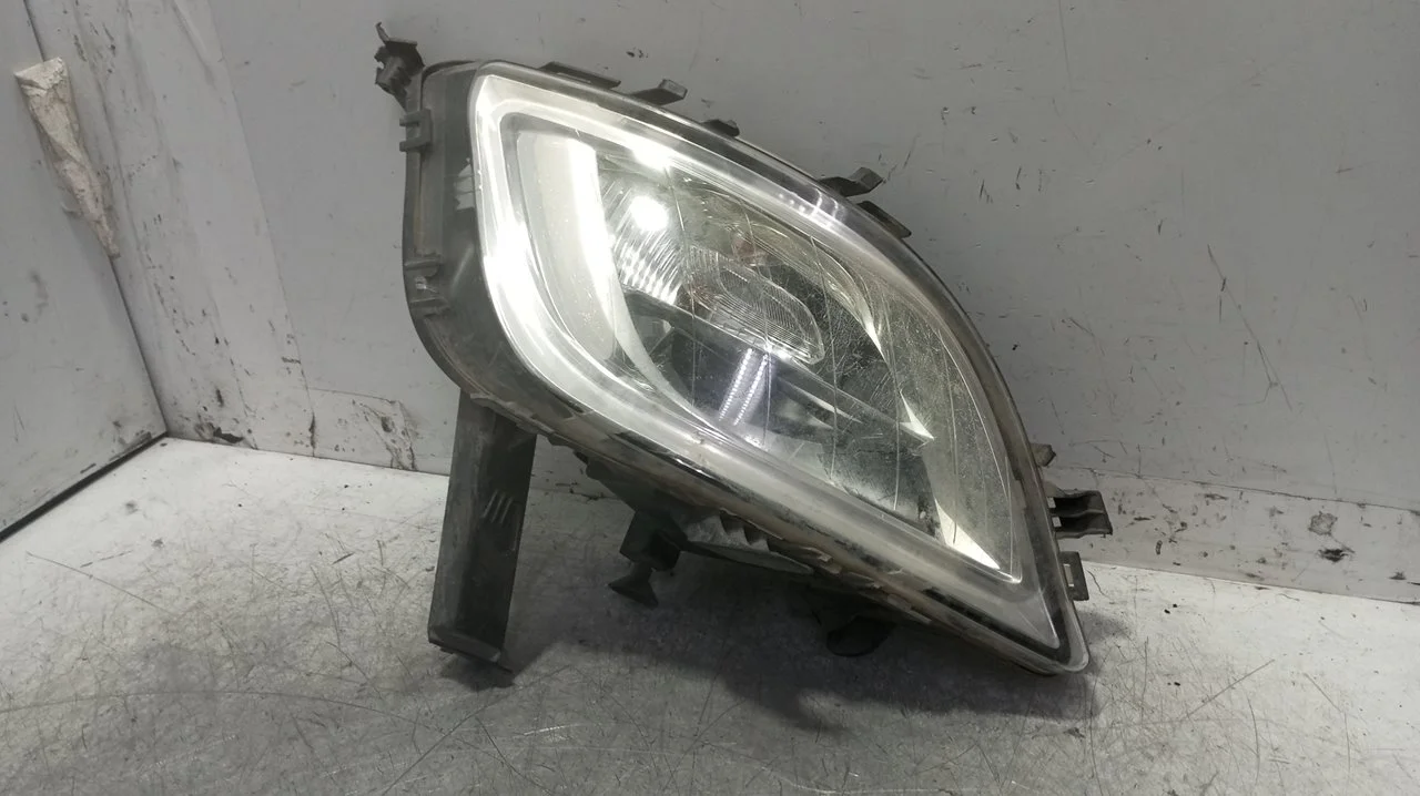 Foto de FARO ANTINIEBLA DERECHO OPEL ASTRA J BERLINA 5P 1.7 16V CDTI (110 CV / 81 KW) referencia 13293619