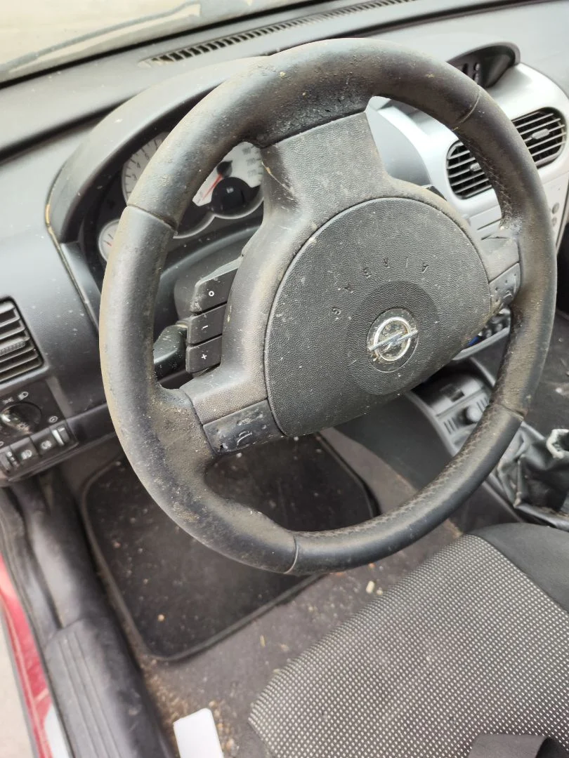 Foto de AIRBAG DELANTERO IZQUIERDO OPEL CORSA C 1.4 16V (90 CV / 66 KW) referencia 13107525