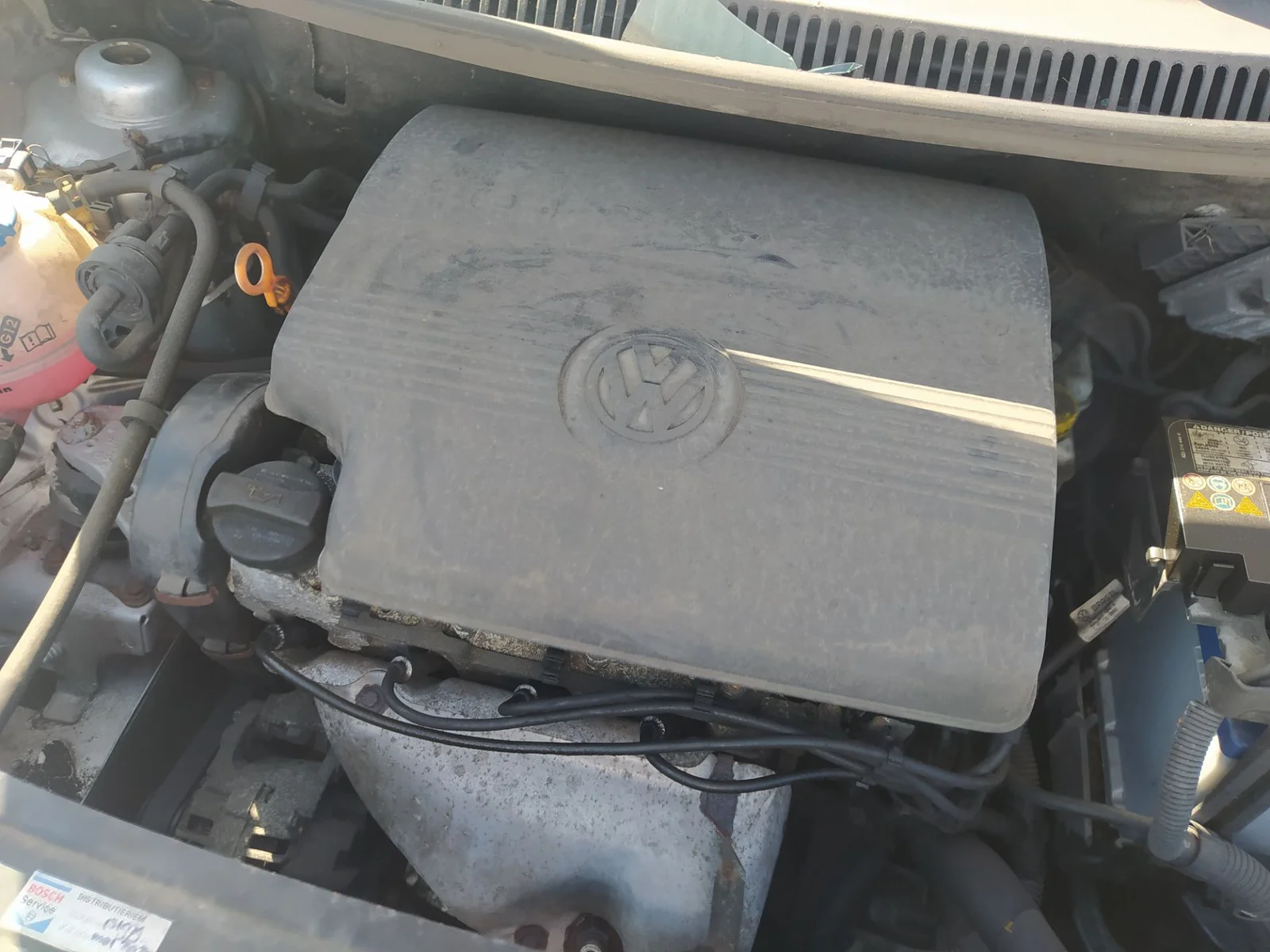 Foto de TAPA MOTOR VOLKSWAGEN FOX (5Z1)(04.2005) 1.4 (75 CV / 55 KW)