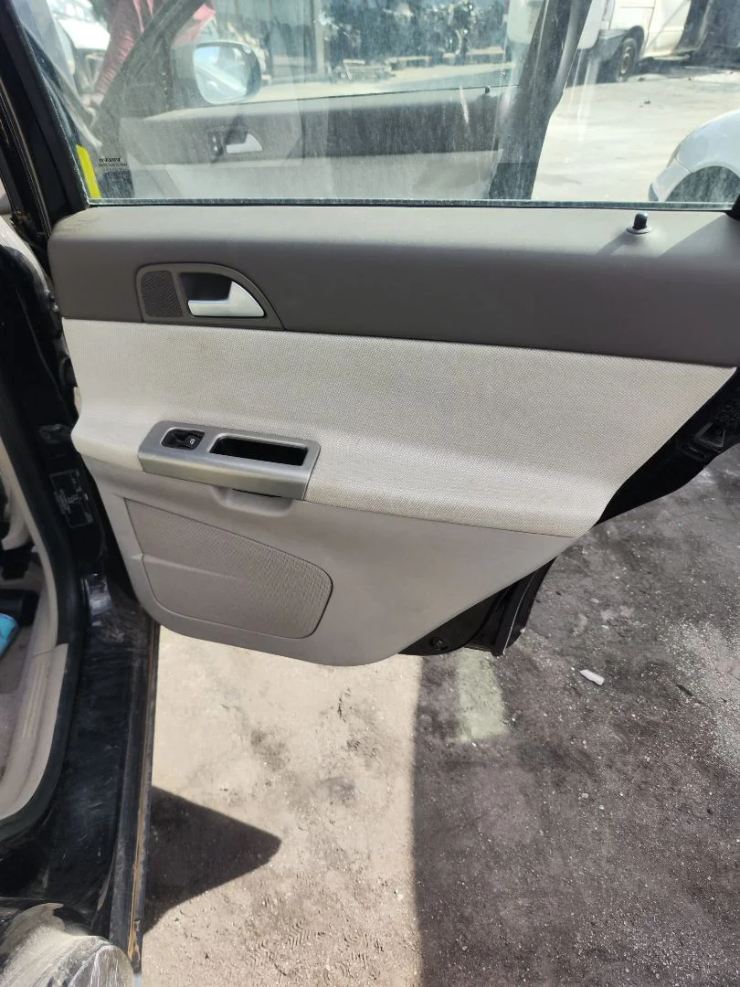 Foto de GUARNECIDO PUERTA TRASERA DERECHA VOLVO V50 FAMILIAR 2.0 Diesel CAT (136 CV / 100 KW) referencia 39812928