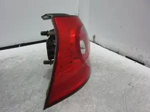 Foto de PILOTO TRASERO IZQUIERDO VOLKSWAGEN GOLF V (1K1)(10.2003) 2.0 TDI (140 CV / 103 KW) referencia 1K6945111C foto 2