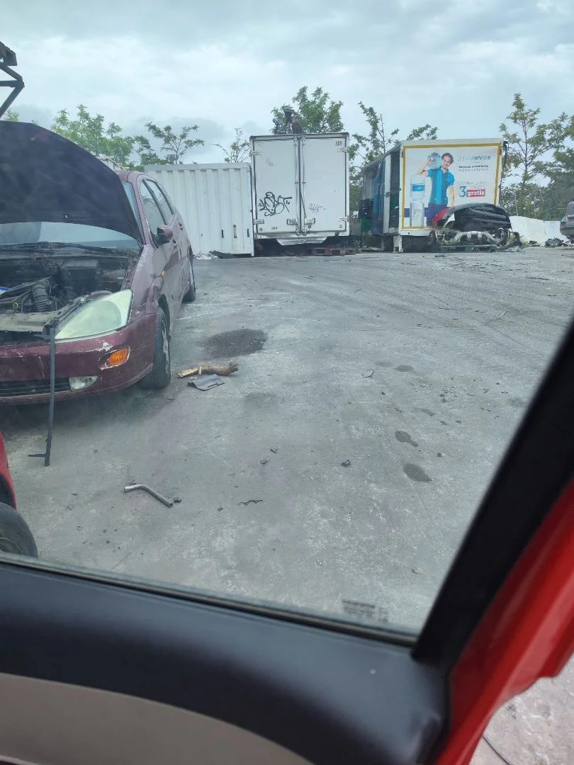 Foto de LUNA DELANTERA DERECHA RENAULT CLIO III 1.5 dCi Diesel CAT (86 CV / 63 KW)