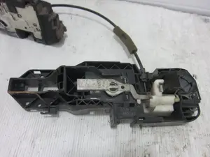 Foto de CERRADURA PUERTA TRASERA DERECHA RENAULT SCENIC III (JZ) 1.6 dCi Diesel FAP (131 CV / 96 KW) referencia 825020033R foto 6
