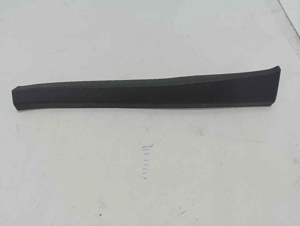 Foto de MOLDURA PORSCHE CAYENNE (TIPO 92A) referencia 7P0868237