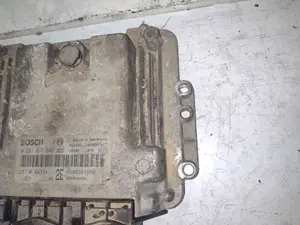 Foto de CENTRALITA MOTOR UCE NISSAN PRIMERA BERLINA (P12) 1.9 16V Turbodiesel CAT (120 CV / 88 KW) referencia 0281011646 foto 6