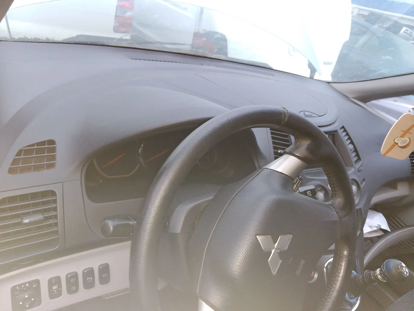 Foto de SALPICADERO MITSUBISHI GRANDIS (NA0W) 2.0 DI-D CAT (136 CV / 100 KW)