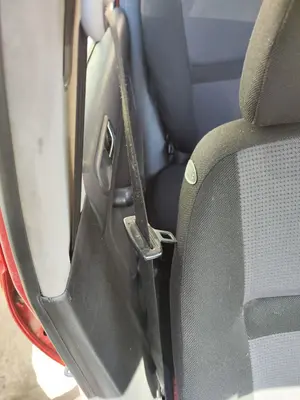 Foto de CINTURON SEGURIDAD DELANTERO DERECHO VOLKSWAGEN GOLF IV BERLINA (1J1)(10.1997) 1.9 TDI (90 CV / 66 KW)