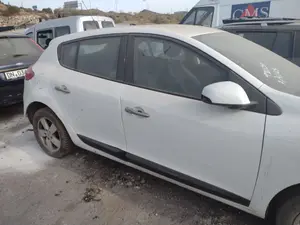Foto de PUERTA DELANTERA DERECHA RENAULT MEGANE III BERLINA 5P 2.0 16V (140 CV / 103 KW) referencia 801009742R