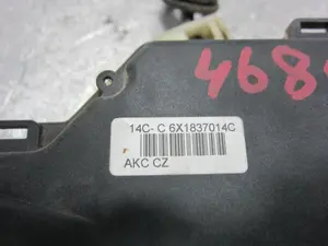 Foto de CERRADURA PUERTA DELANTERA DERECHA VOLKSWAGEN GOLF IV BERLINA (1J1)(10.1997) 1.6 16V (105 CV / 77 KW) referencia 14CC6X1837014C foto 6