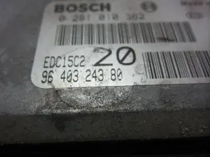 Foto de CENTRALITA MOTOR UCE PEUGEOT 306 BREAK 2.0 HDi CAT (90 CV / 66 KW) referencia 9640324380 foto 4