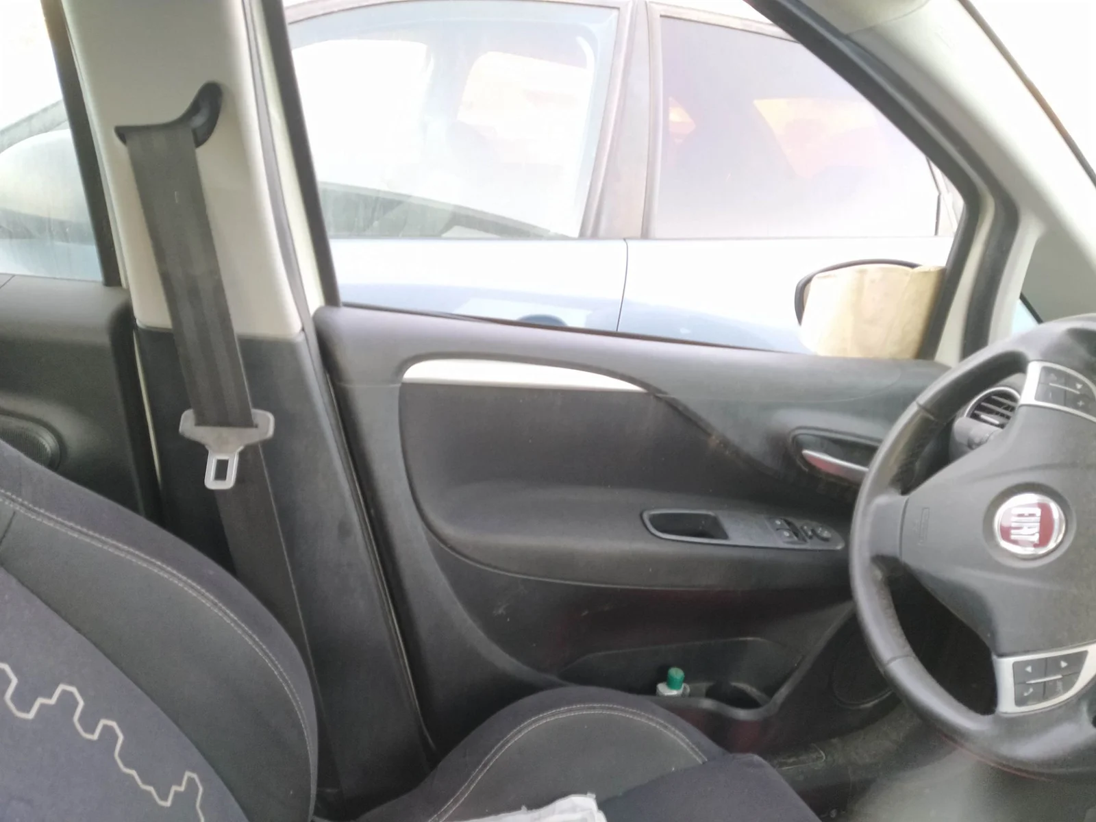 Foto de CERRADURA PUERTA DELANTERA IZQUIERDA FIAT III PUNTO (199) 1.4 CAT (78 CV / 57 KW) referencia 0052065094