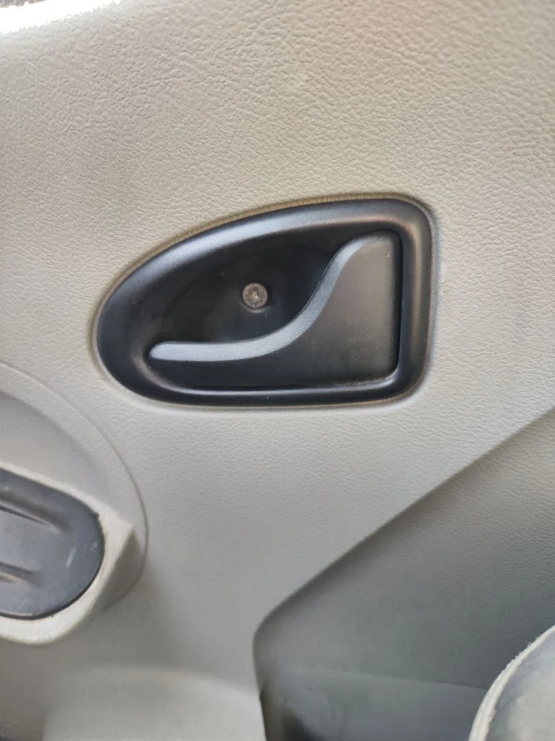Foto de MANETA INTERIOR DELANTERA DERECHA NISSAN INTERSTAR (X70) 2.5 dCi Diesel CAT (114 CV / 84 KW)