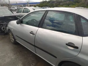 Foto de PUERTA TRASERA IZQUIERDA SEAT CORDOBA BERLINA (6L2) 1.4 16V (75 CV / 55 KW) referencia 6L4833055T