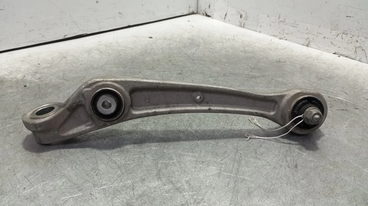 Foto de BRAZO SUSPENSION INFERIOR DELANTERO DERECHO PORSCHE MACAN (95BA) referencia 8K0407156C