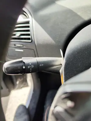 Foto de MANDO MULTIFUNCION CITROEN C4 BERLINA 1.6 16V HDi (90 CV / 66 KW)