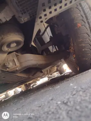 Foto de BRAZO SUSPENSION DELANTERO IZQUIERDO SSANGYONG RODIUS 2.7 Turbodiesel CAT (163 CV / 120 KW)