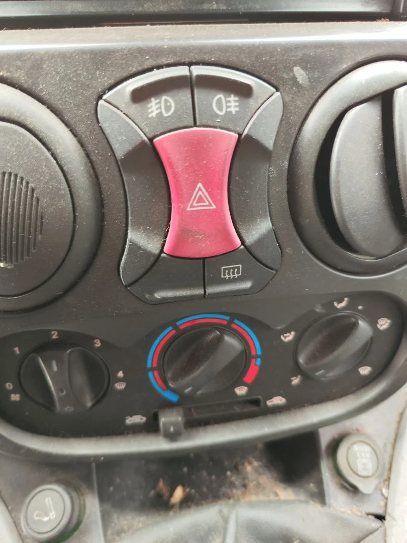 Foto de WARNING FIAT I DOBLÒ (119) 1.9 JTD CAT (105 CV / 77 KW)