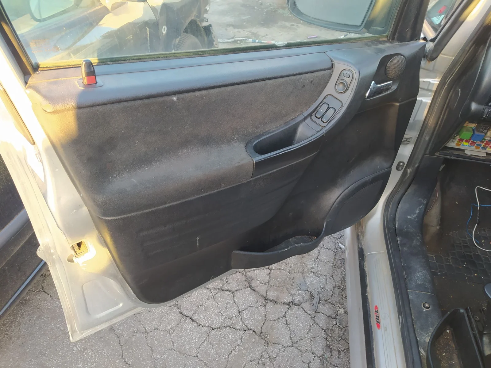 Foto de GUARNECIDO PUERTA DELANTERA IZQUIERDA OPEL ZAFIRA A 2.0 DTI (101 CV / 74 KW) referencia 13141842