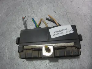 Foto de CAJA RELES / FUSIBLES CITROEN XSARA COUPE referencia 6R04231156B foto 2