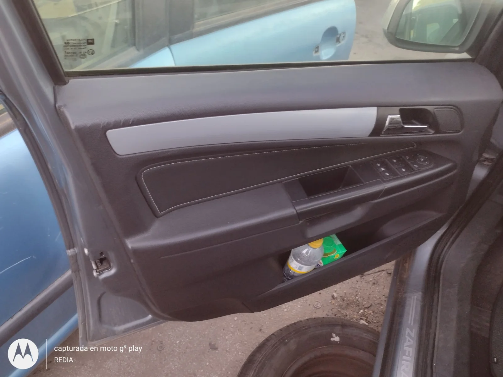 Foto de MANETA INTERIOR TRASERA IZQUIERDA OPEL ZAFIRA B 1.9 16V CDTI CAT (Z 19 DTH / LRD) (150 CV / 110 KW)
