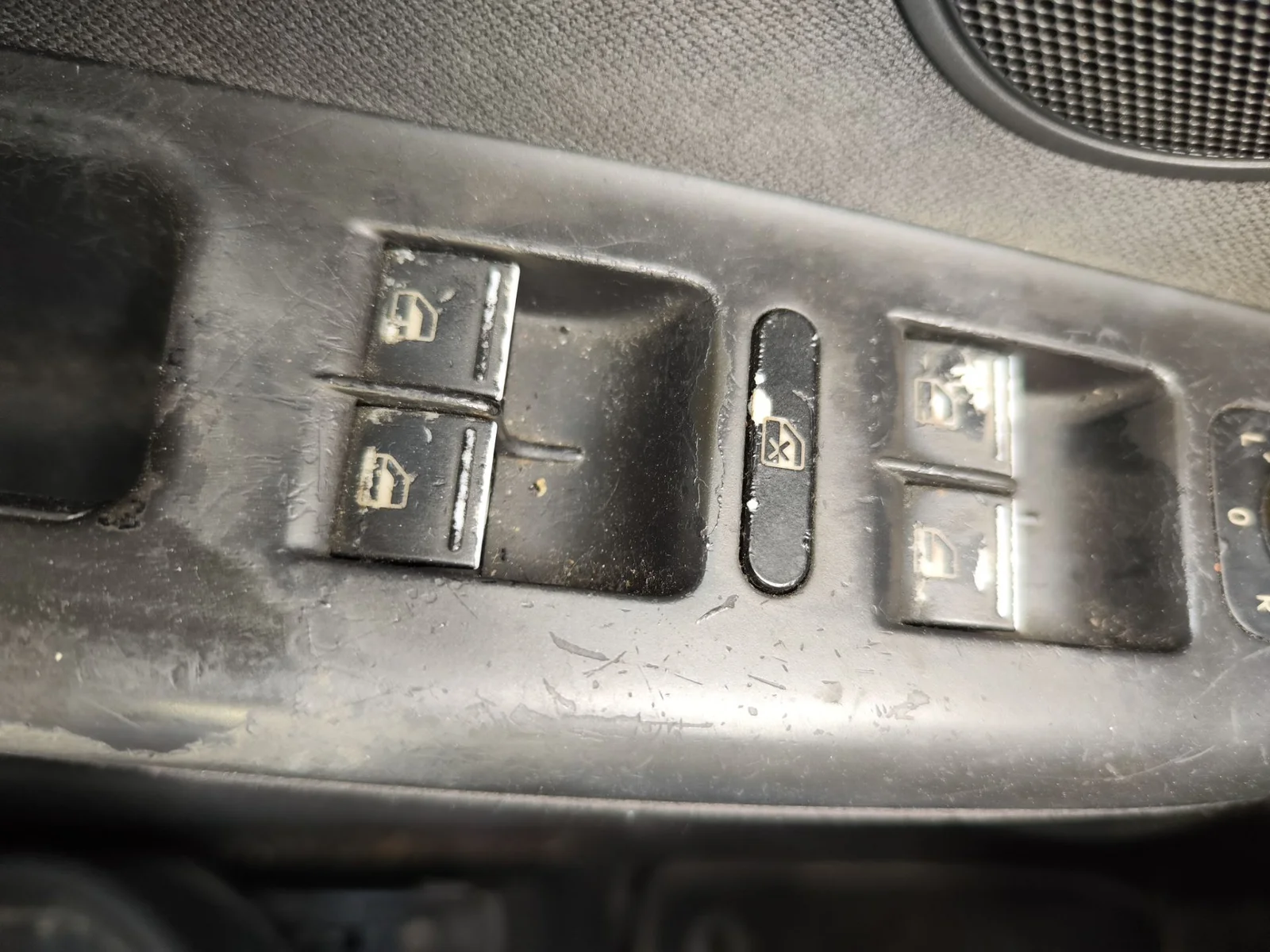 Foto de MANDO ELEVALUNAS DELANTERO IZQUIERDO VOLKSWAGEN GOLF PLUS V (5M1) 1.9 TDI (105 CV / 77 KW)