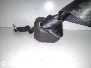 Foto de CINTURON SEGURIDAD TRASERO DERECHO CITROEN C3 1.0 VTi (68 CV / 50 KW) referencia 34130288A00 foto 5