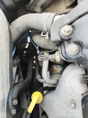 Foto de TUBOS AIRE ACONDICIONADO OPEL CORSA C 1.2 16V CAT (Z 12 XE / LW4) (75 CV / 55 KW)