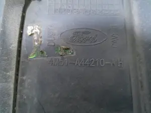Foto de ALERON TRASERO FORD FOCUS BERLINA (CAP) 1.6 TDCi CAT (109 CV / 80 KW) referencia 4M51A44210AH foto 3