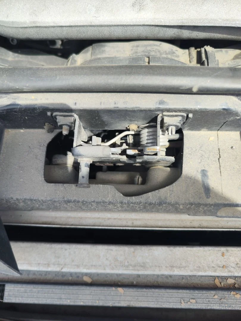 Foto de CERRADURA CAPO AUDI A6 BERLINA (4B2) 2.5 V6 24V TDI (180 CV / 132 KW) referencia 4B0823509