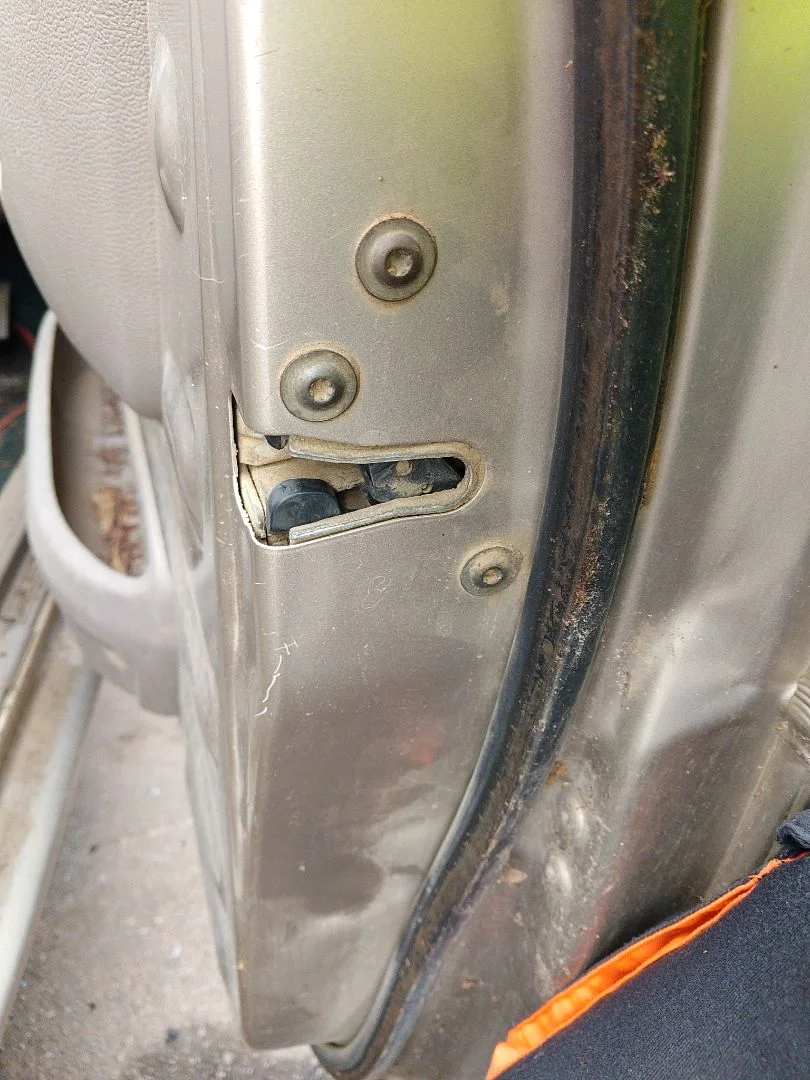 Foto de CERRADURA PUERTA DELANTERA DERECHA LAND ROVER FREELANDER (LN) 2.0 Td4 CAT (112 CV / 82 KW)