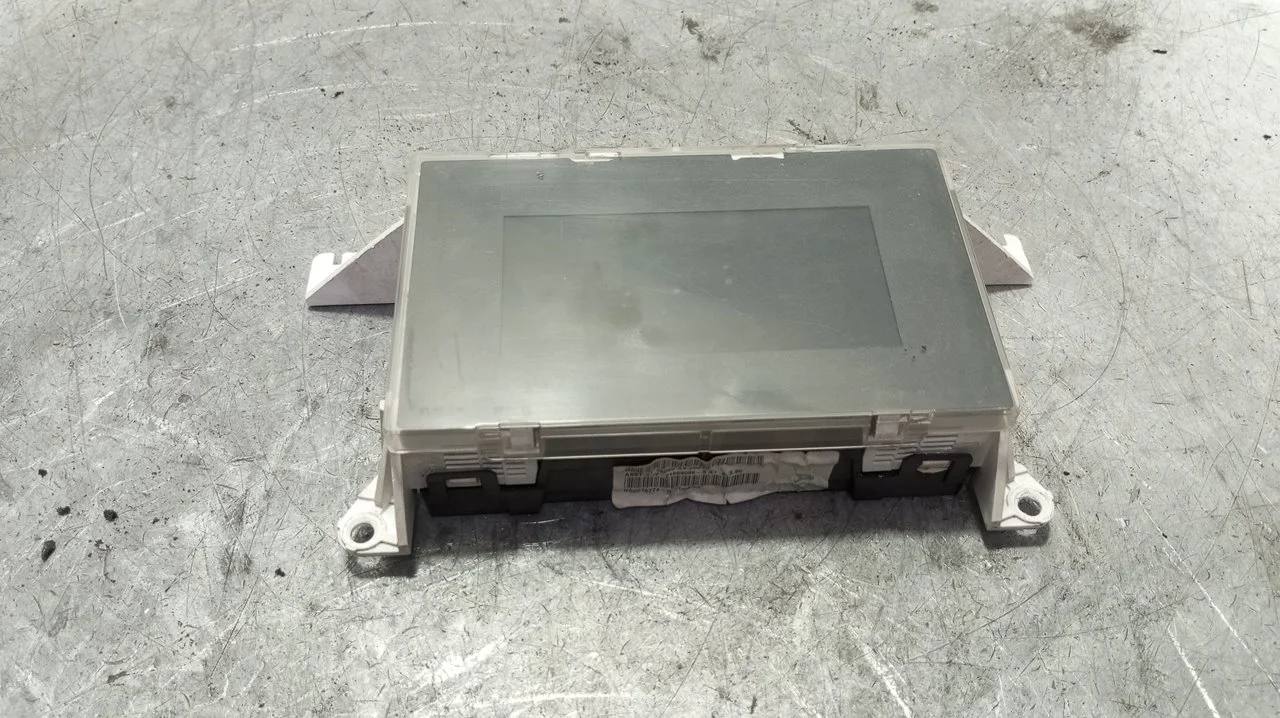 Foto de PANTALLA MULTIFUNCION NISSAN PRIMERA TRAVELLER (P12) 2.2 16V Turbodiesel CAT (126 CV / 93 KW) referencia NS0519774