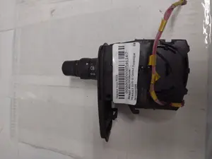 Foto de MANDO MULTIFUNCION RENAULT CLIO III 1.5 dCi Diesel CAT (86 CV / 63 KW) referencia 88102001506